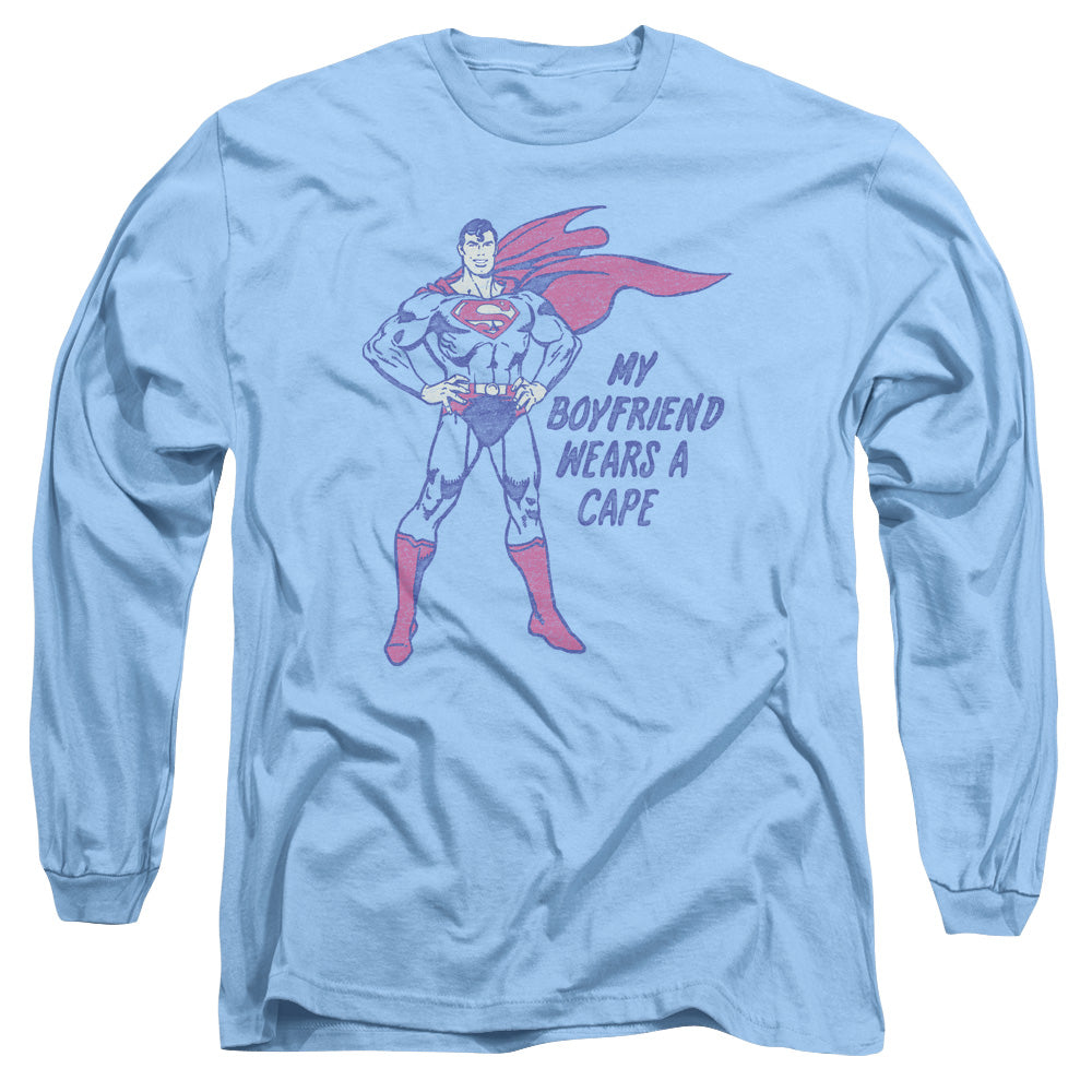 DC/WEARS A CAPE