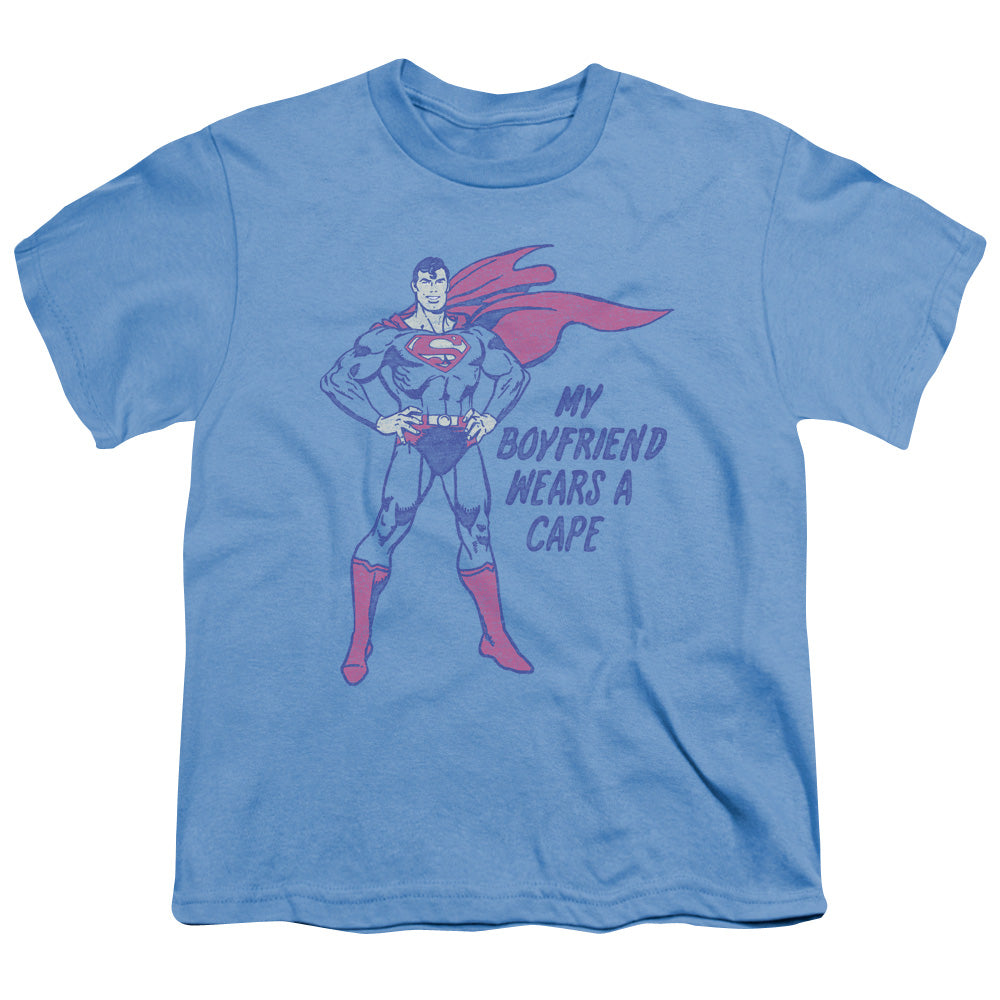 DC/WEARS A CAPE