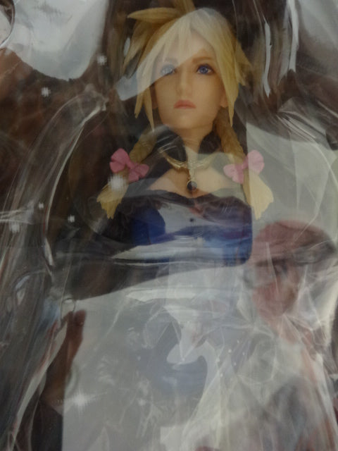 Play Arts Final Fantasy 7 Cloud Honey Bee