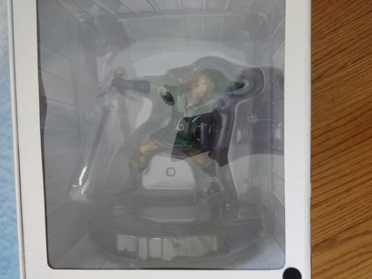 Zelda Skyward Sword Link Statue Dark Horse Comics