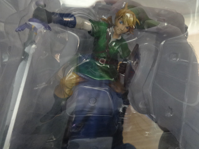 Zelda Skyward Sword Link Statue Dark Horse Comics